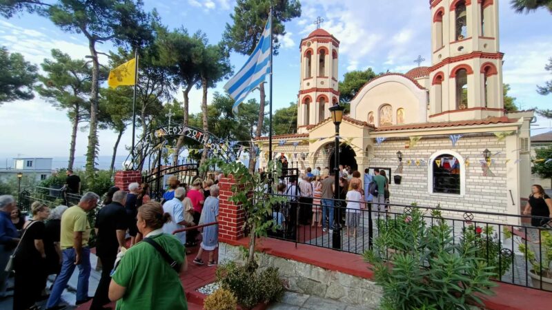 Μεταμόρφωση του Σωτήρος: Οι πιστοί ακολούθησαν την ιερά εικόνα στην Περαία (ΦΩΤΟΡΕΠΟΡΤΑΖ+ 2 ΒΙΝΤΕΟ)