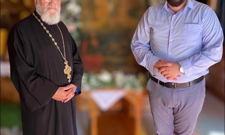 Αντιδράσεις από την Εκκλησία της Περαίας για την πρωτοφανή “επίθεση” Ματζάρη στον παπά-Νικόλα-Απάντηση Πολυκράτη-Τι λένε οι “Ολοι Μαζί”;