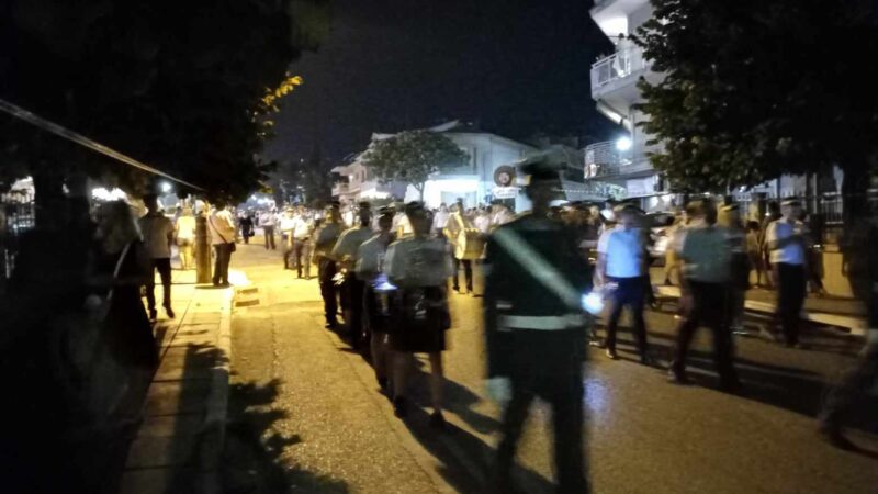Η κατανυκτική περιφορά της Παναγιάς στους δρόμους της Μηχανιώνας (ΒΙΝΤΕΟ)