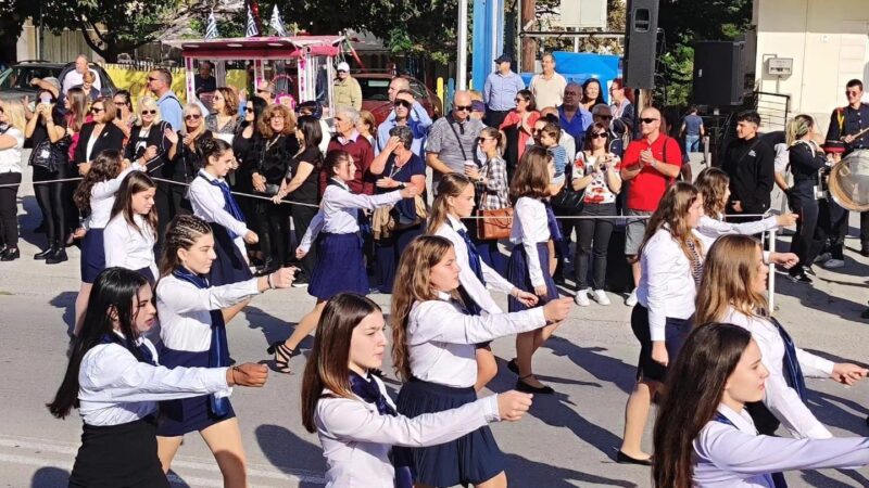 Παρουσία Τσαμασλή και Τζέκου η κεντρική παρέλαση στην Περαία (ΦΩΤΟΡΕΠΟΡΤΑΖ)
