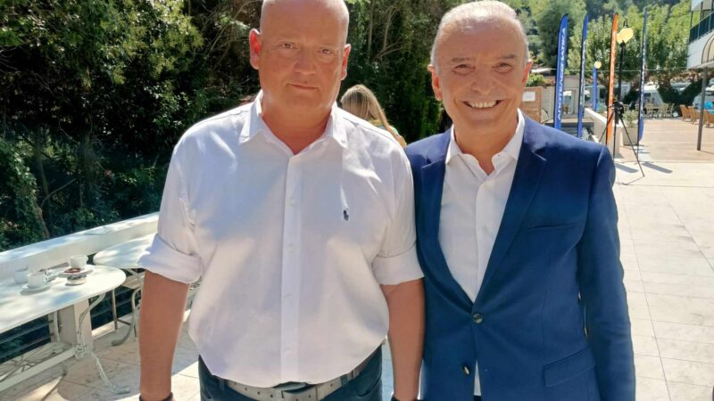 Οι φίλοι είναι πάντα μαζί!
