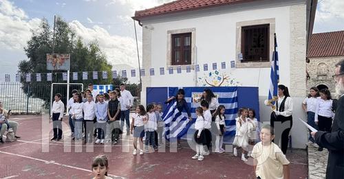 Ψηλά τη σημαία: Τα παιδιά της Χιμάρας παρήλασαν πρώτα! Δέος και συγκίνηση! (ΒΙΝΤΕΟ)