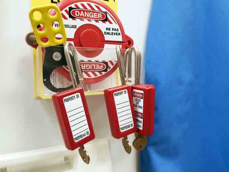 Συστήματα και διαδικασίες Lockout/Tagout: Προστασία των εργαζομένων σε προηγμένα βιομηχανικά περιβάλλοντα