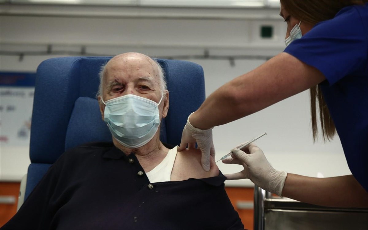«Καμπανάκι» Τζανάκη για τους άνω των 60: “Πρέπει να εμβολιαστούν”
