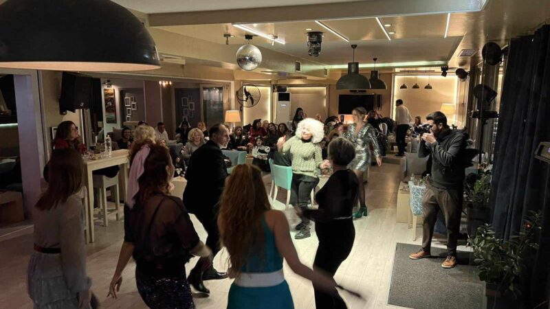 ΤΩΡΑ: To Disco party στο “Theros” ξεκίνησε…(ΒΙΝΤΕΟ)