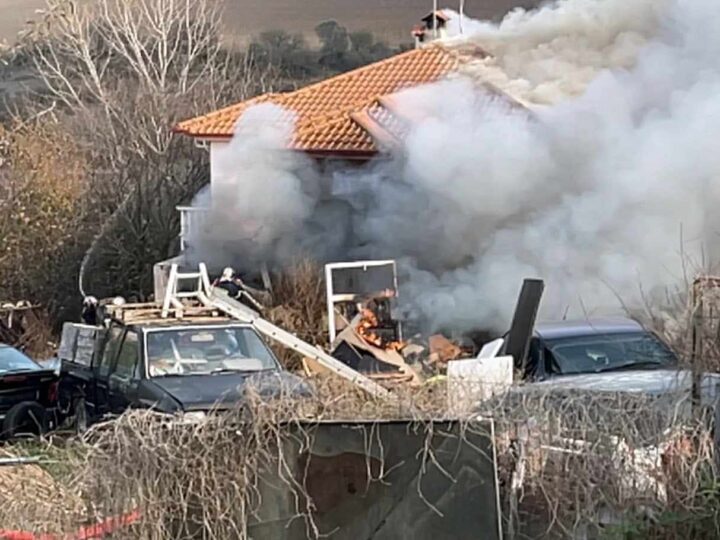 Το ρεπορτάζ της ΒΕΡΓΙΝΑ Τηλεόραση για την φωτιά στη μονοκατοικία της “Νεφέλης”-Δηλώσεις του ιδιοκτήτη (ΒΙΝΤΕΟ)