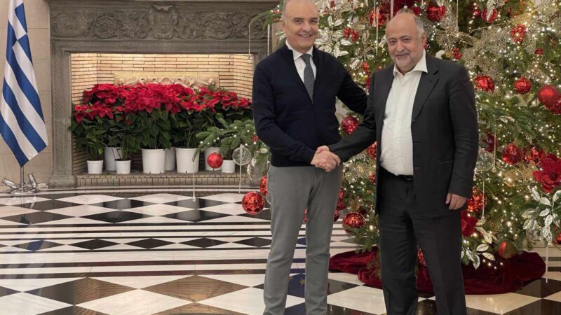 ΤΩΡΑ: Στο Μαξίμου ο Τσαμασλής, συνάντηση με Τσιόδρα