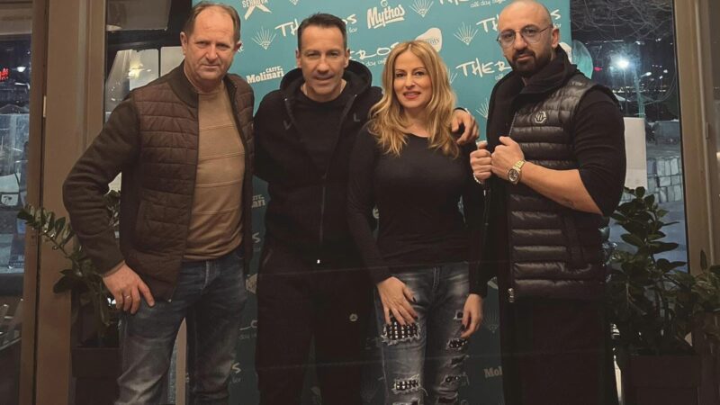 Ολα έτοιμα! Ο Πέτρος Ιμβριος έφτασε στην Περαία για το αυριανό live στο “Theros” μαζί με τη Σοφία Βήκα!
