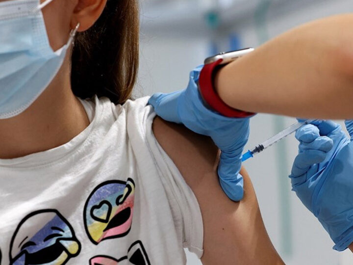 Εμβόλιο & παιδιά: Ποια είναι υποχρεωτικά, ποια χρειάζονται επαναληπτική δόση & πότε πρέπει να τα κάνουν; (BINTEO)