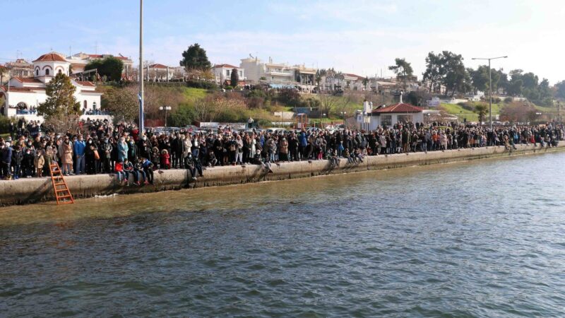 Στο επίκεντρο του Αγιασμού των Υδάτων η Μηχανιώνα: Στις 11:30 η τελετή κατάδυσης του Σταυρού