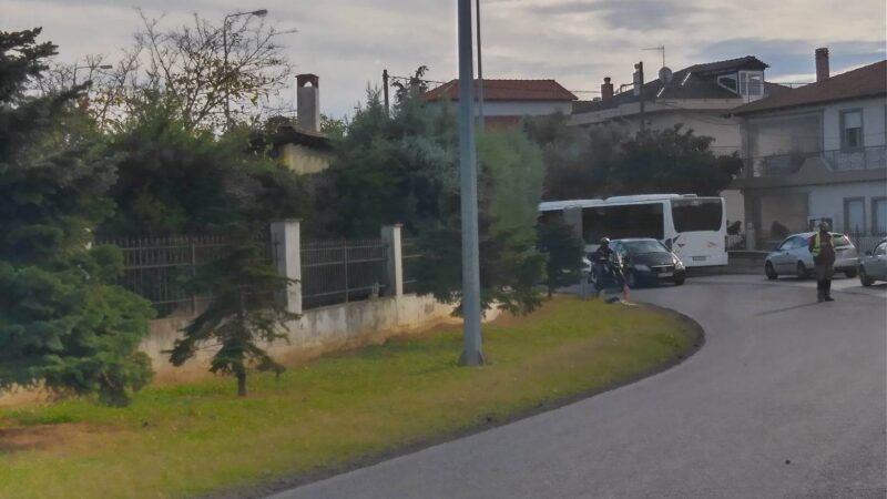 Συνεχίζονται και ολοκληρώνονται οι εργασίες αντικατάστασης στηθαίων στον δρόμο Αγίας Τριάδας-Κερασιάς