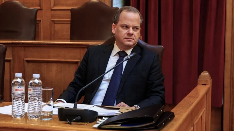 ΠΑΤΡΙΩΤΕΣ: ” Kύριε Μητσοτάκη θα τον διώξετε από την Βουλή; Τι περιμένετε; “