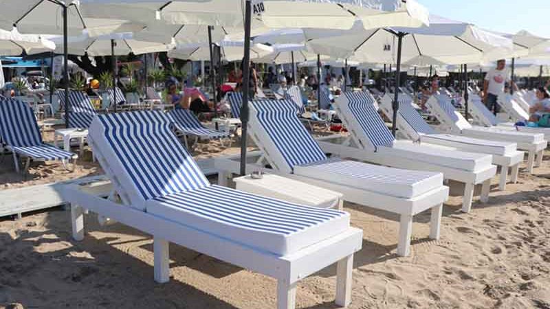 Almiriki Beach Bar στην παραλία Νέων Επιβατών 