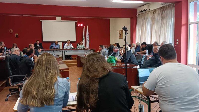 ΤΩΡΑ: Σε εξέλιξη η διαδικασία εκλογής του “Συμπαραστάτη του Δημότη”-Επεισόδιο Τζέκου-Αδαμίδη