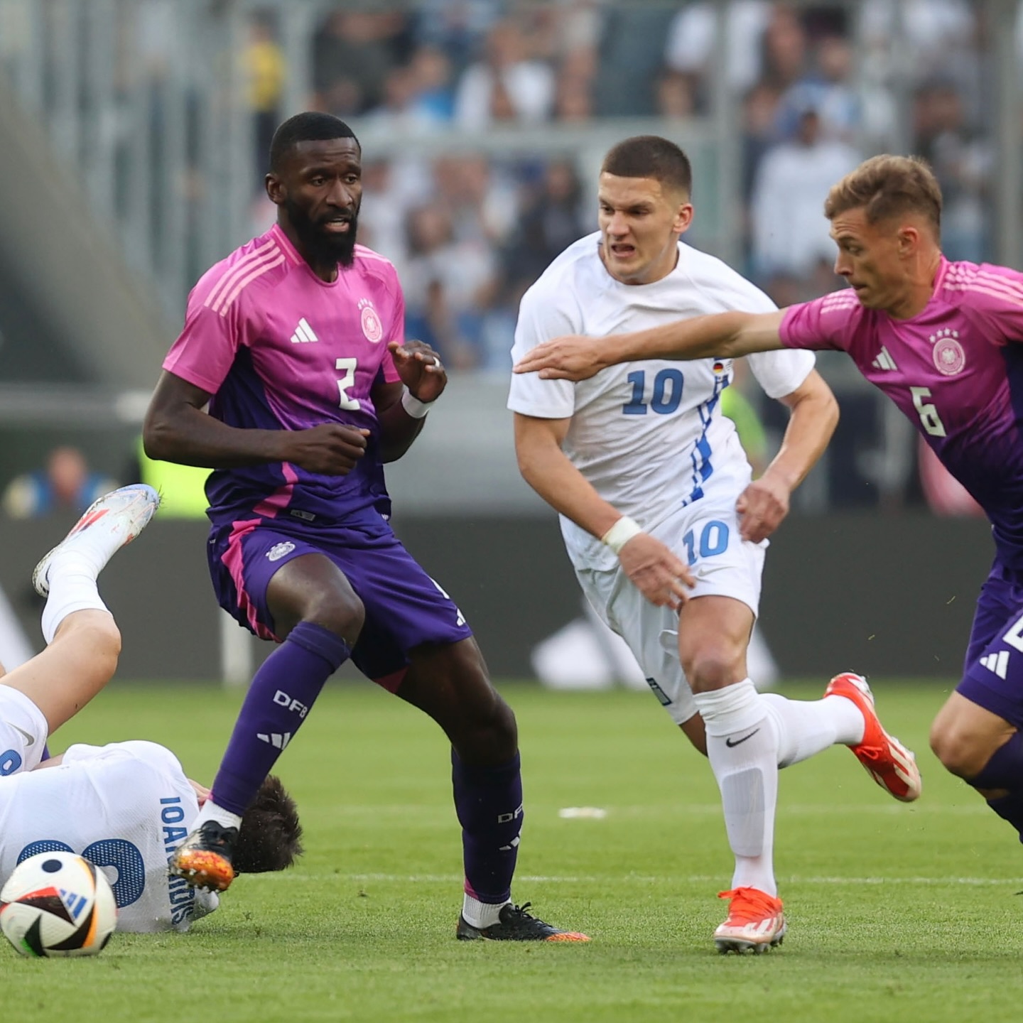 Πάλεψε η Ελλάδα στη Γερμανία (2-1)