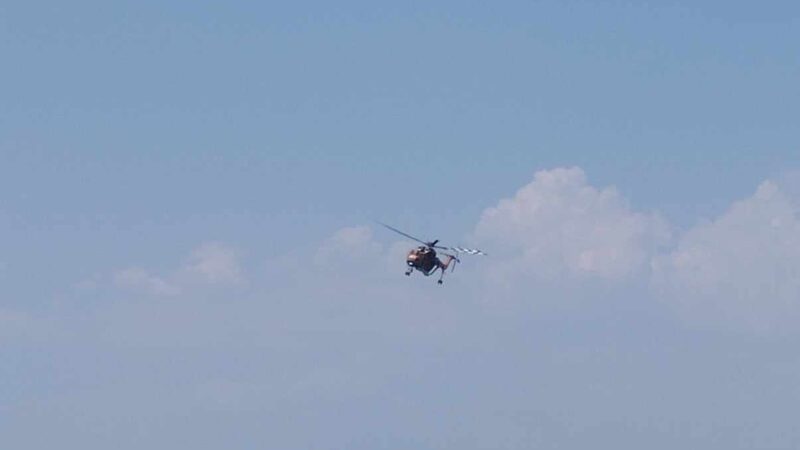 ΤΩΡΑ: Νερό από την θάλασσα των Ν. Επιβατών για τη φωτιά στον Τρίλοφο (ΒΙΝΤΕΟ)