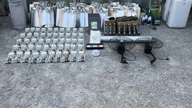 Συνελήφθη έμπορος ναρκωτικών στους Ταγαράδες: Βρέθηκαν στην κατοχή του χασίς, όπλο, ζυγαριά ακριβείας (ΦΩΤΟΡΕΠΟΡΤΑΖ)