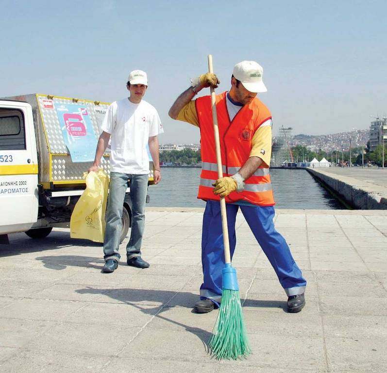 Ενισχύεται η υπηρεσία καθαριότητας του Δήμου-Παρουσιάστηκαν και έπιασαν δουλειά 24 άτομα