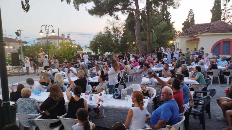 Ατελείωτο κέφι στο Αγγελοχώρι στις εκδηλώσεις του Φάρου-Απόψε η τελευταία βραδιά με αφιέρωμα στον Χρόνη Αηδονίδη ( 2 ΒΙΝΤΕΟ)