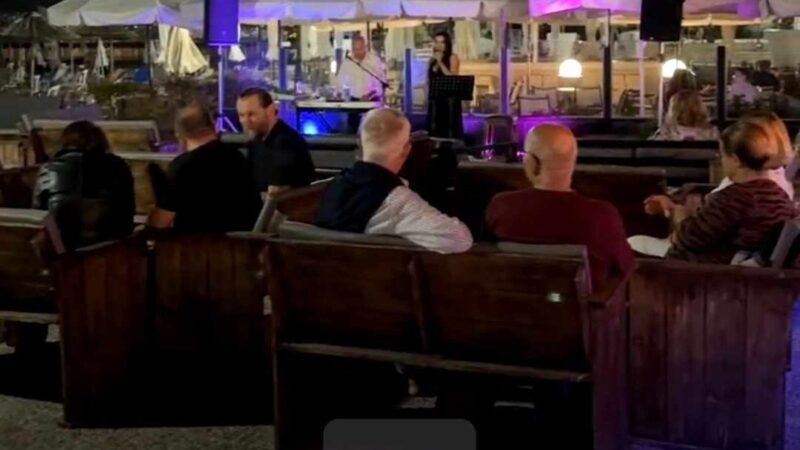 Ωραίο το τελευταίο live στο “Κοχύλι”: “Ολος ο κόσμος είσαι εσύ!” (ΒΙΝΤΕΟ)