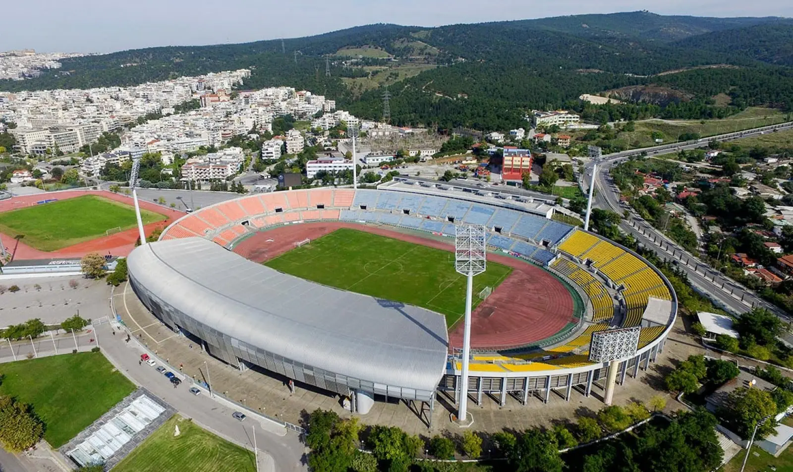 Σαν σήμερα εγκαινιάστηκε το Καυταντζόγλειο Στάδιο