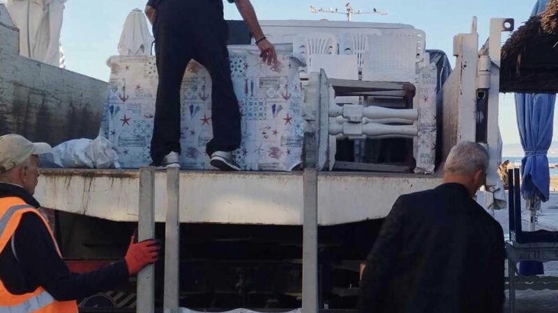 Οργή του κόσμου για το σόου της Διοίκησης Τζέκου με τα τραπεζοκαθίσματα στους Ν. Επιβάτες