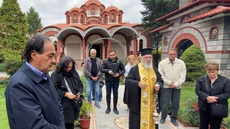 Στη Φλώρινα ο πατέρας Νικόλαος Κουρασαντζής για Τρισάγιο στον τάφο του Μακαριστού Μητροπολίτη Αυγουστίνου Καντιώτη (ΒΙΝΤΕΟ)