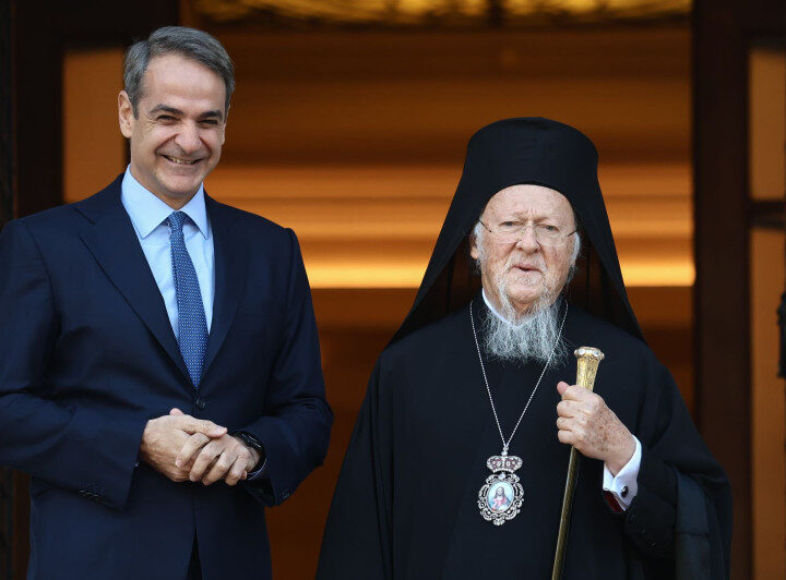 Ο Πρωθυπουργός υποδέχθηκε τον Οικουμενικό Πατριάρχη στο Μέγαρο Μαξίμου