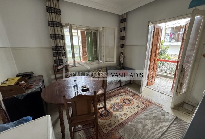 Real Estate Vasiliadis: ΠΩΛΕΙΤΑΙ140 καθαρά τ.μ μισό κτίριο στην πλατεία της Μηχανιώνας