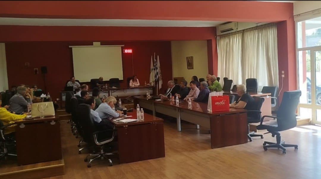 Την ώρα που ο Δήμος έχει πνιγεί στα χόρτα, ο Τζέκος λέει πως δεν υπάρχει πρόβλημα!!!-Μπάρμπας: “Πρέπει να ντρέπεσαι” (2 ΒΙΝΤΕΟ)