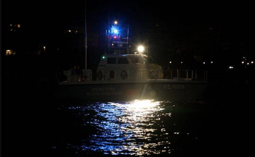 ΣΟΚ: Σορός άνδρα επέπλεε όλη τη νύχτα στον Θερμαϊκό