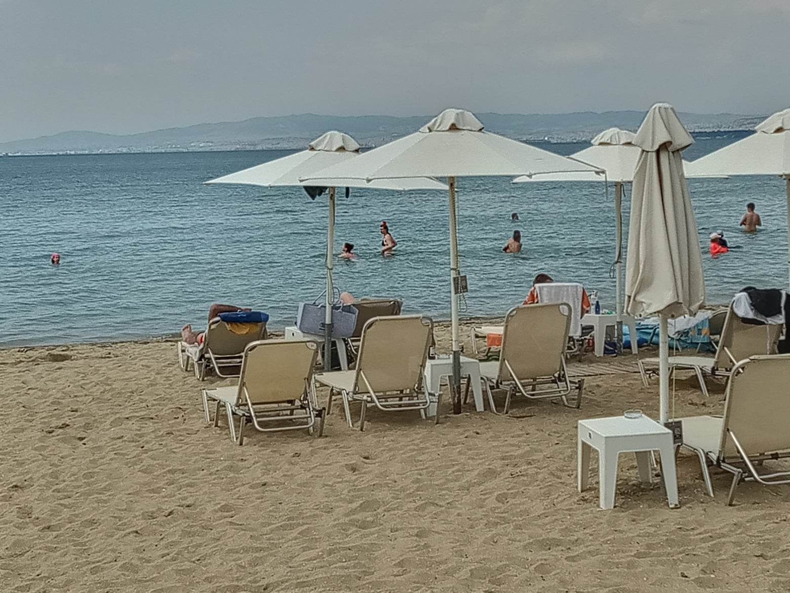Το MEGA στη Περαία για τις πρώτες βουτιές στη θάλασσα! (ΒΙΝΤΕΟ)