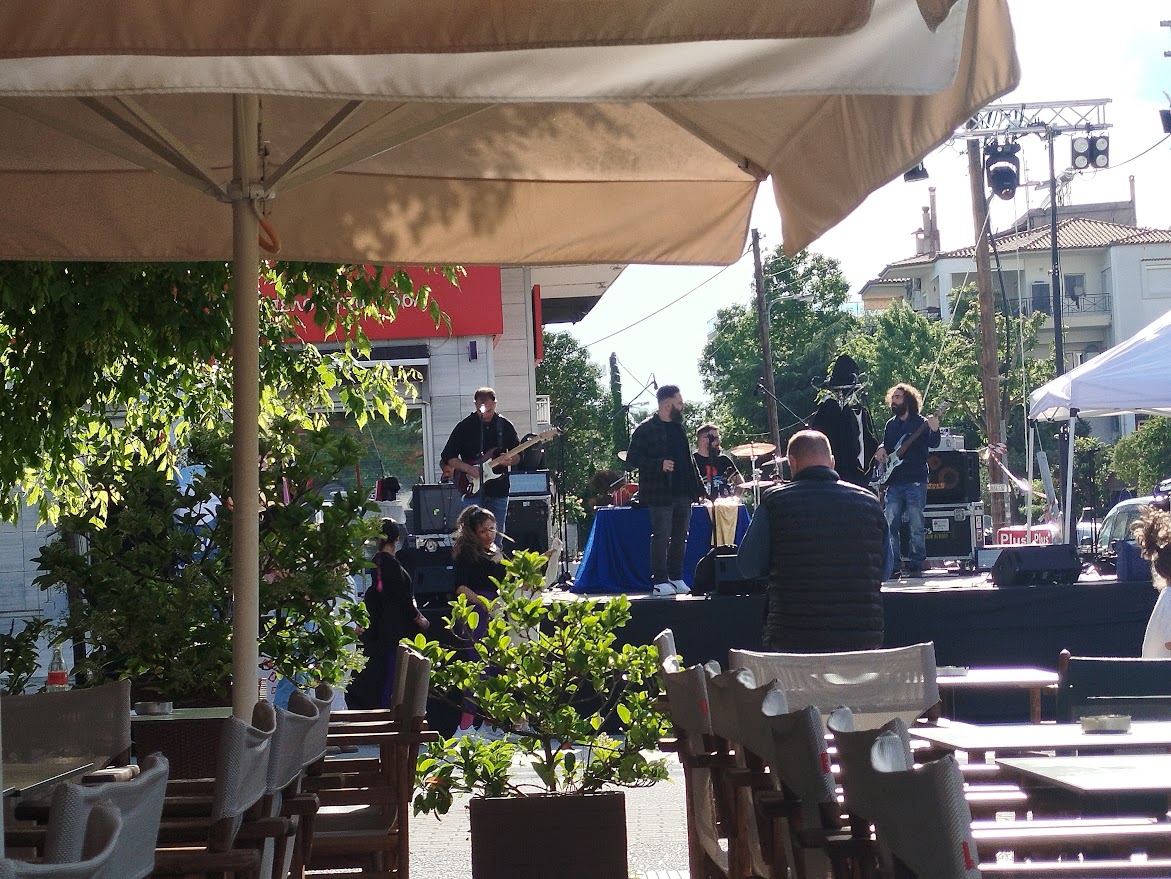 Αρχισαν τα… όργανα στη Λευκή Νύχτα! Let ‘s party!!!