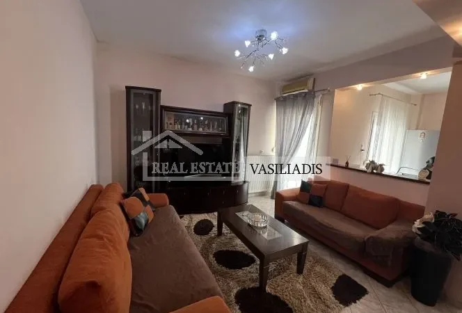 Real Estate Vasiliadis: ΠΩΛΕΙΤΑΙ ανακαινισμένο διαμέρισμα στο κέντρο της Μηχανιώνας