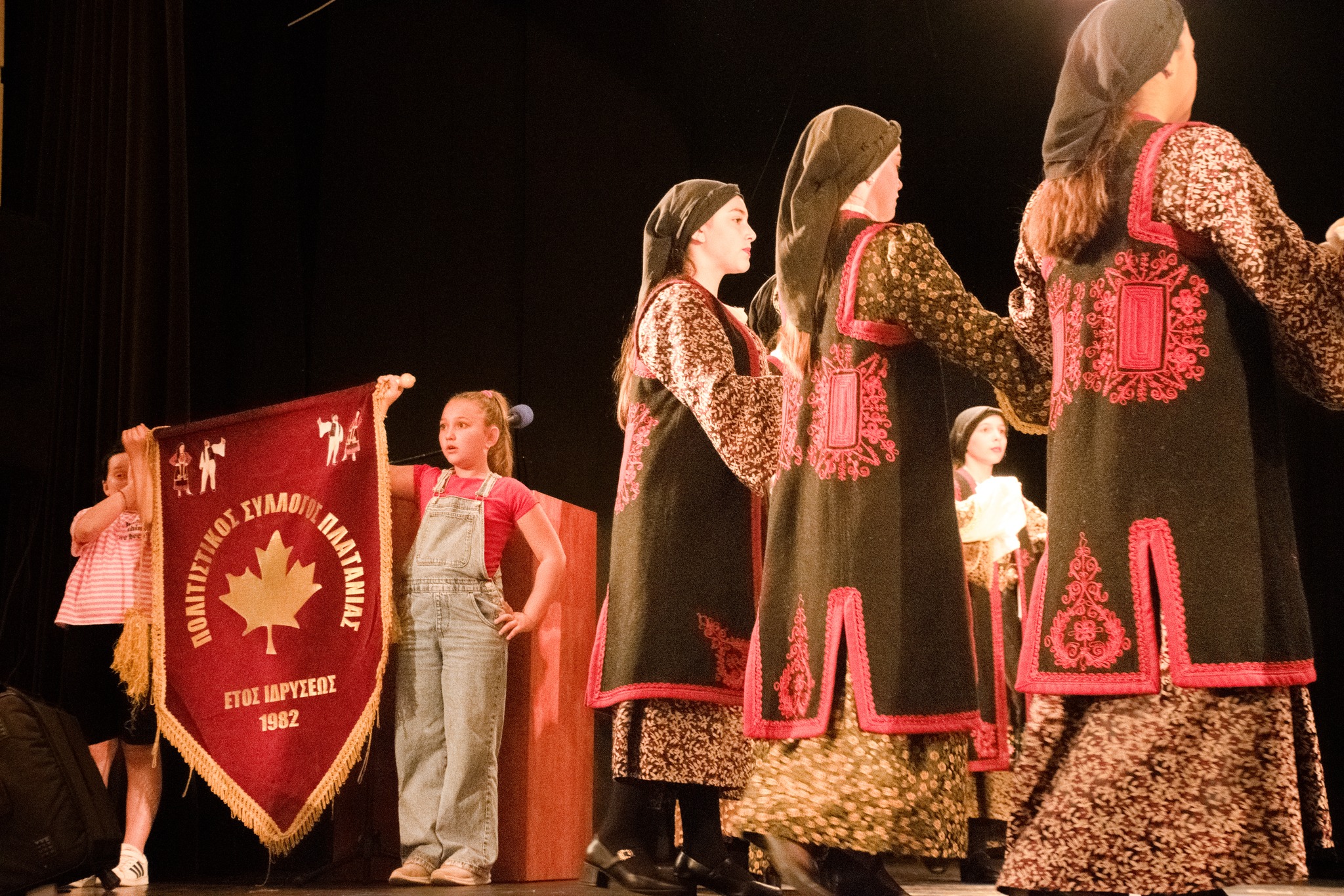 Φουλ χορός στο Youth Folk Festival στο ΚΑΠΠΑ (3 ΒΙΝΤΕΟ)