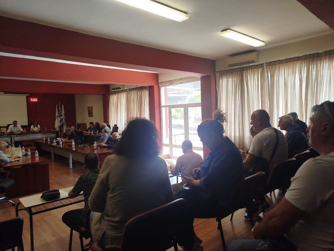 Εκτέθηκε ο Τζέκος μπροστά στους εργαζομένους του Δήμου-Πάμε σε ολική μετωπική σύγκρουση (2 ΒΙΝΤΕΟ)