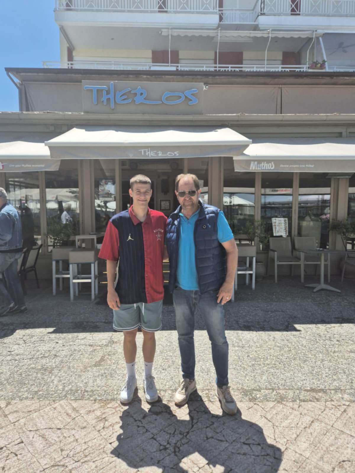 Εκπληξη! Ο Γιάννης Κωνσταντέλιας στο “Theros”!!