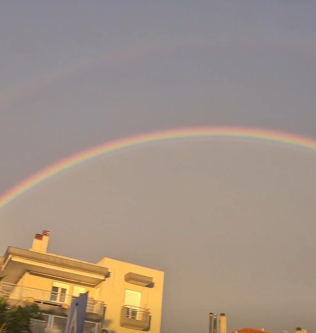 Το υπέροχο ουράνιο τόξο της Περαίας! (BINTEO)