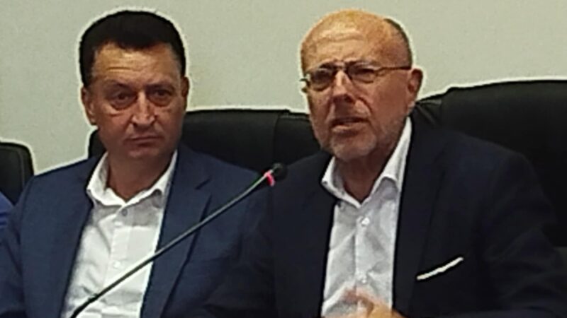 Βαρτζόπουλος από Ν. Επιβάτες: ” Δεν βουλώνουμε τρύπες που προκύπτουν από την συγκυρία. Πάμε για το δεύτερο μέγιστο επίτευγμα του έθνους μετά τον 19ο αιώνα” (ΒΙΝΤΕΟ)