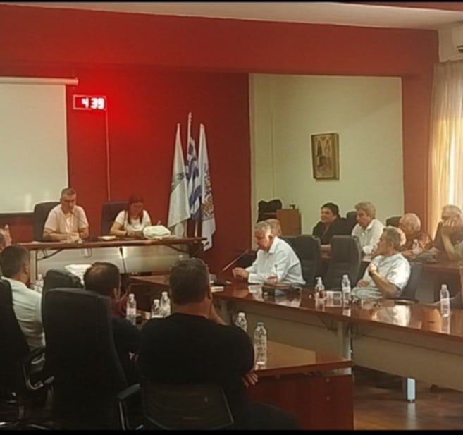 Κούτουκας δίχως “μαλλιά στη γλώσσα”: “Πήρατε από τις τσέπες των δημοτών έναν πακτωλό χρημάτων” (ΒΙΝΤΕΟ)