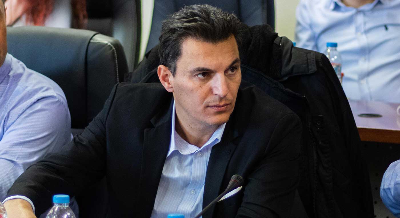 Δεν καταλαβαίνει τίποτα: Παλικαρίσιο like Μαργαρίτη υπέρ Χαρμάνα!