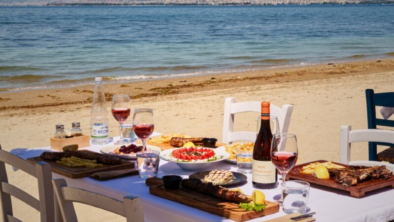 Αυτή είναι η “Προβατίνα”: Παϊδάκια πρόβεια ,αρνίσια ,κοντοσούβλια, ποικιλία ιδιαίτερων ποιοτικών κρεατικών !!!