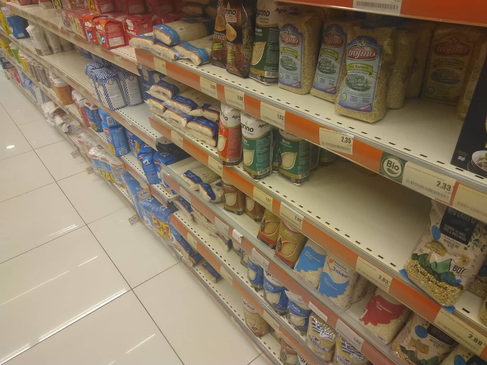 ΙΕΛΚΑ: Αυξήθηκαν τον Μάιο οι τιμές στα ράφια – Πού εντοπίζονται οι μεγαλύτερες ανατιμήσεις (BINTEO)