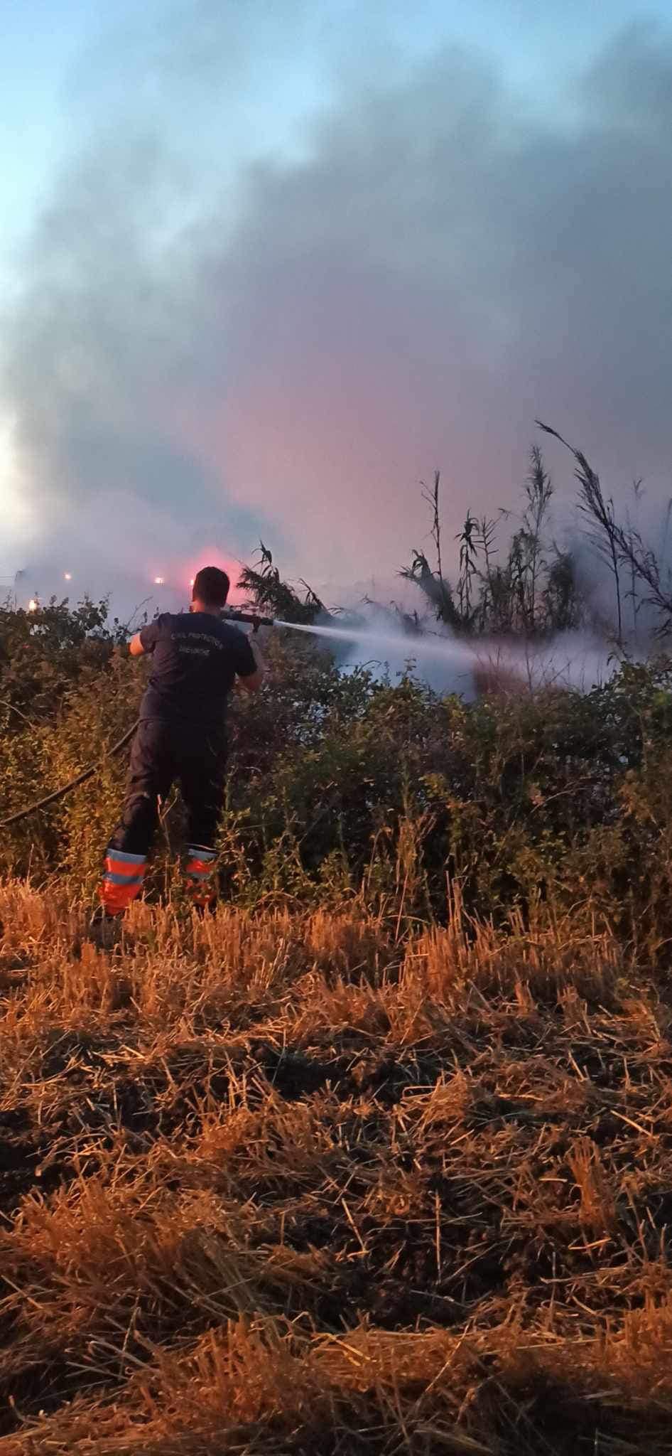 ΤΩΡΑ: Φωτιά στους Ν. Επιβάτες-Επι τόπου 6 πυροσβεστικά οχήματα