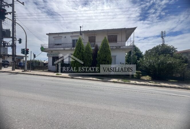 Real Estate Vasiliadis: Πωλείται οικιστικό κτίριο στο κέντρο του Αγγελοχωρίου