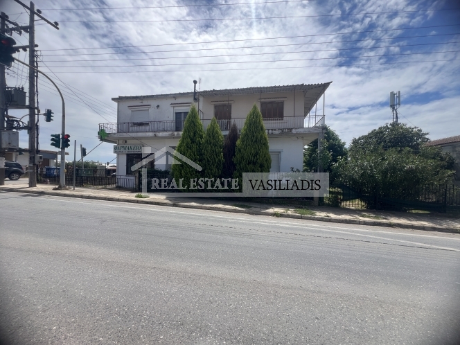 Real Estate Vasiliadis: Πωλείται οικιστικό κτίριο στο κέντρο του Αγγελοχωρίου