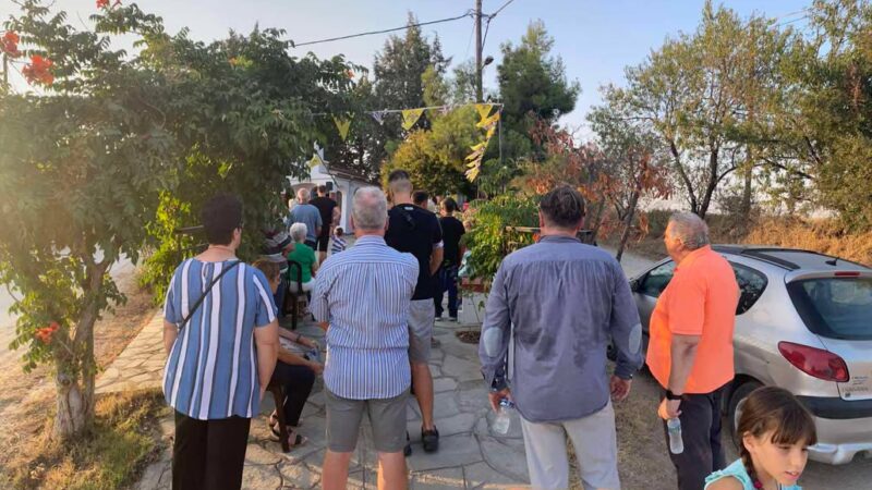 Εσπερινός εν μέσω δυσοσμίας από τα σκουπίδια στον Αγιο Παντελεήμονα Επανομής (ΦΩΤΟΡΕΠΟΡΤΑΖ)