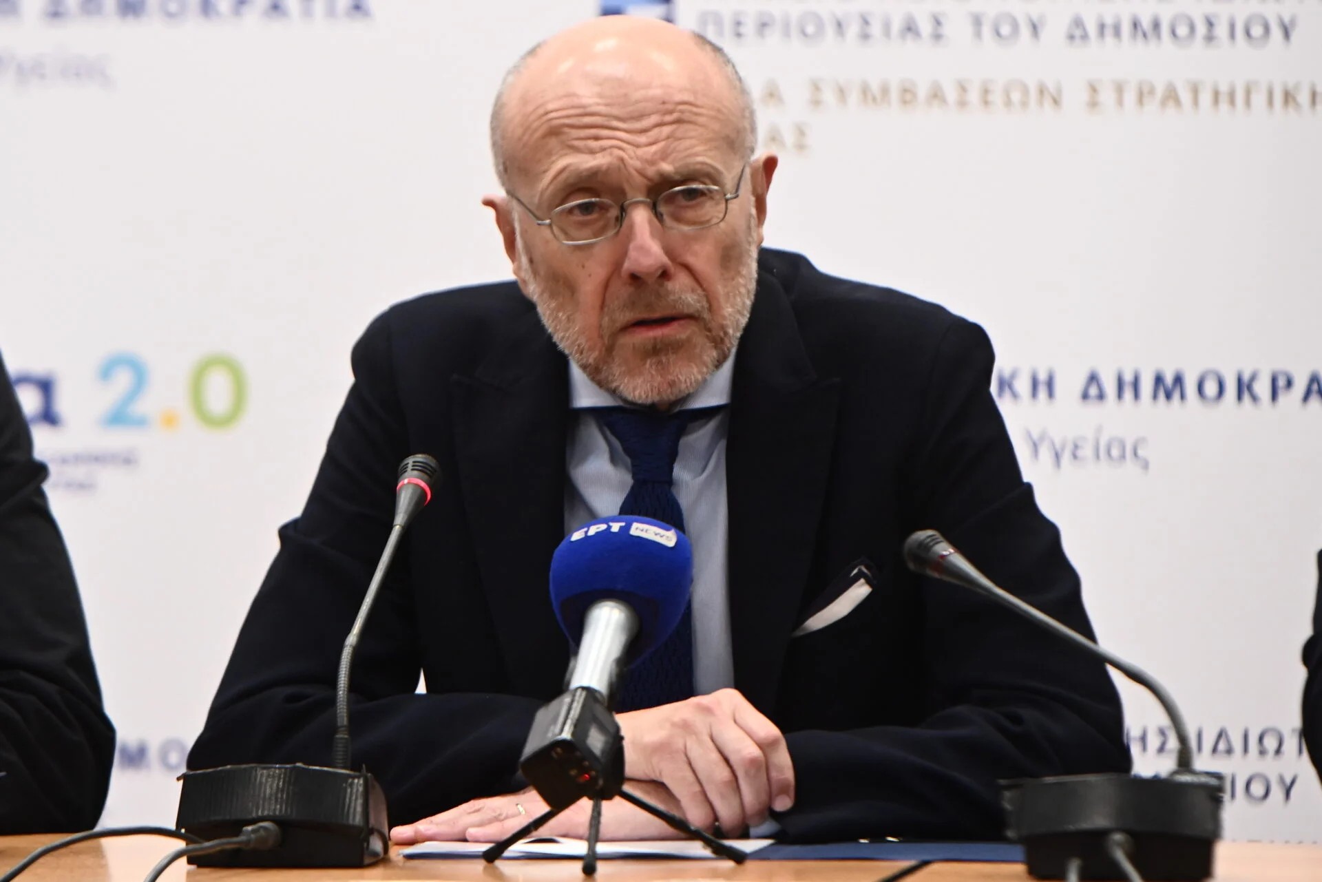 Οχι καπνός και αλκοόλ σε ανήλικους: Νομοσχέδιο ευθύνης με υπογραφή Βαρτζόπουλου