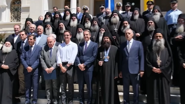 Οικονομική ενίσχυση 100 εκατ. ευρώ για τη συντήρηση των ναών εξήγγειλε ο Πρωθυπουργός από το Άγιο Όρος (ΒΙΝΤΕΟ)