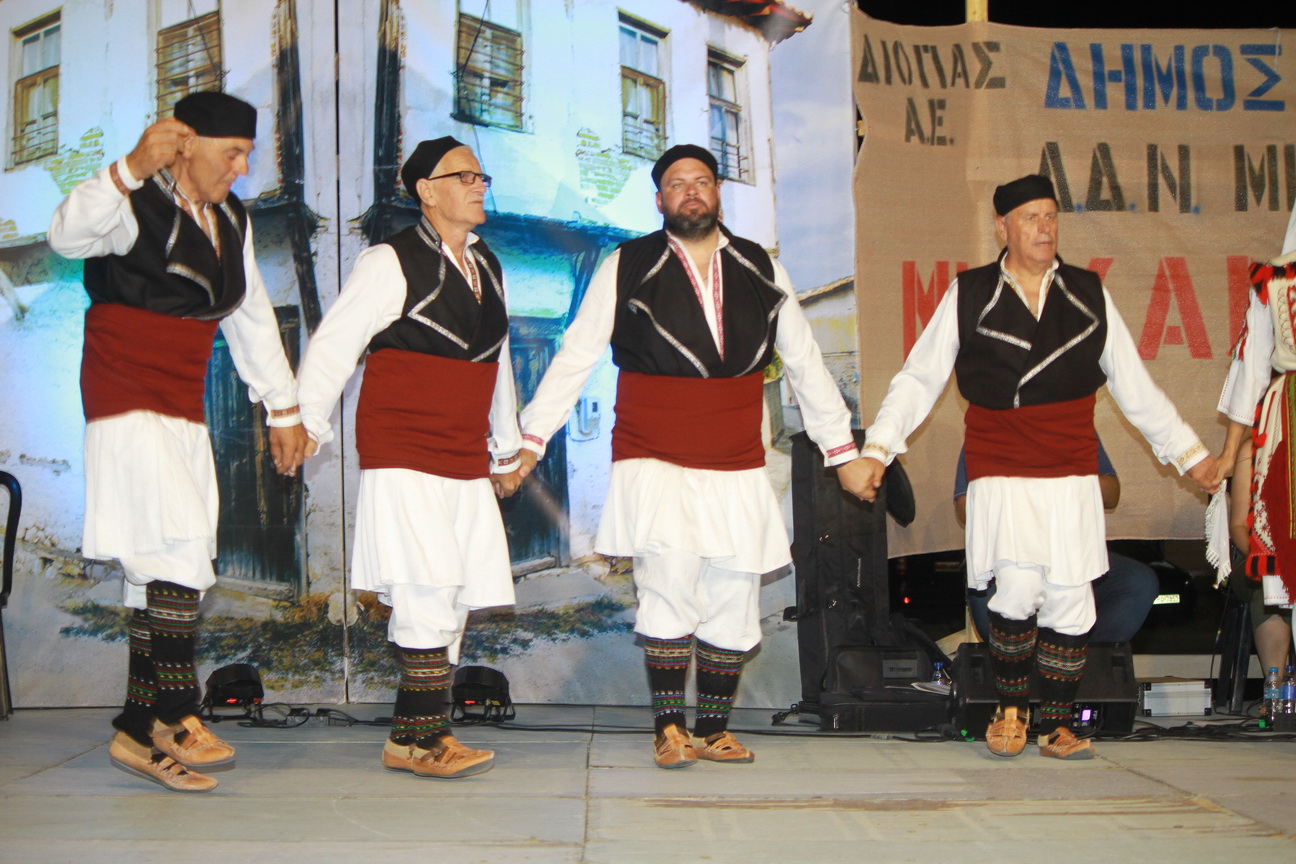 ΑΠΟΨΕ: Παραδοσιακή βραδιά στα “Μηχανιώτικα” με τραγούδι, χορό και ζωντανή μουσική!!